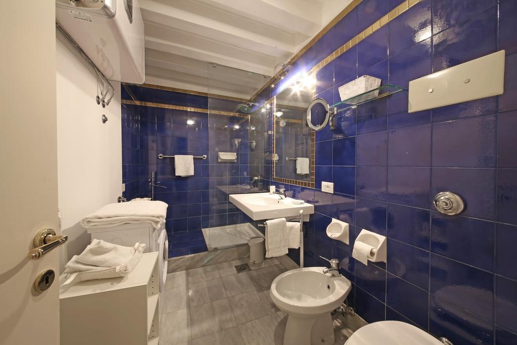 Appartamenti Inside Palazzo Foscarini Венеция Екстериор снимка