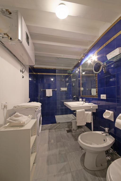 Appartamenti Inside Palazzo Foscarini Венеция Екстериор снимка