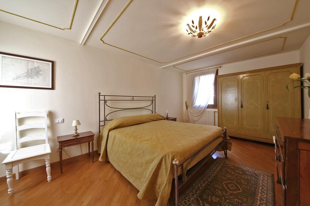 Appartamenti Inside Palazzo Foscarini Венеция Екстериор снимка
