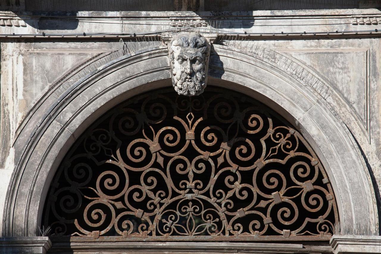 Appartamenti Inside Palazzo Foscarini Венеция Екстериор снимка